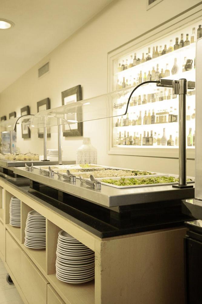 Austral Plaza Hotel Comodoro Rivadavia Exterior photo